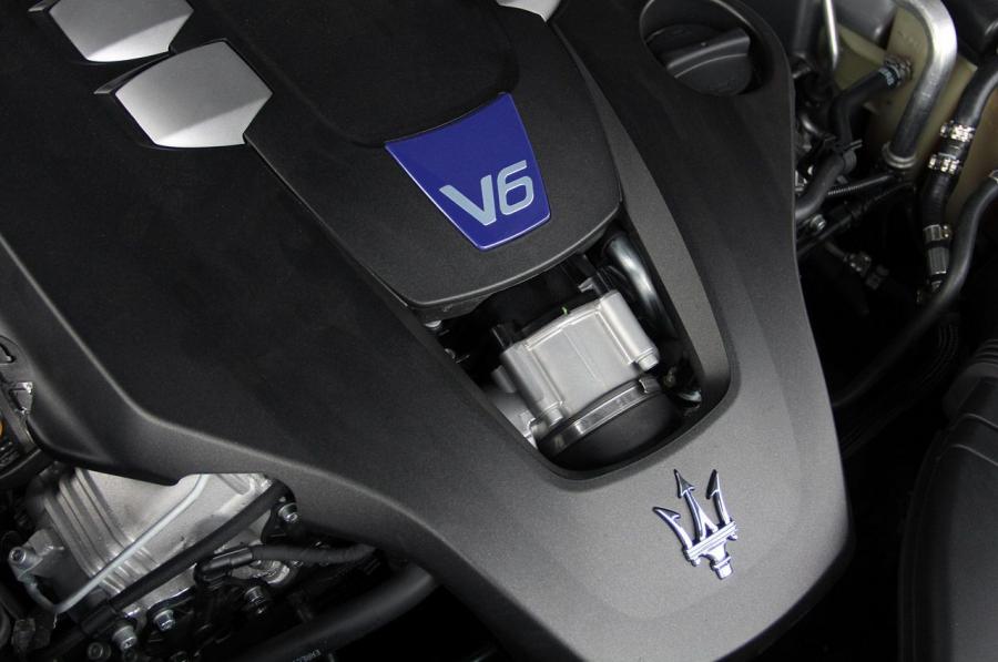  Maserati Quattroporte S Q4 2014 года  (фото 32 из 61)